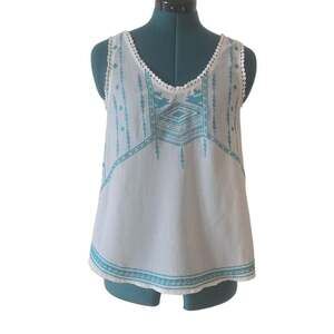 Xhileration Light Weight Aqua Embroidered Detail Tank Junior Size S